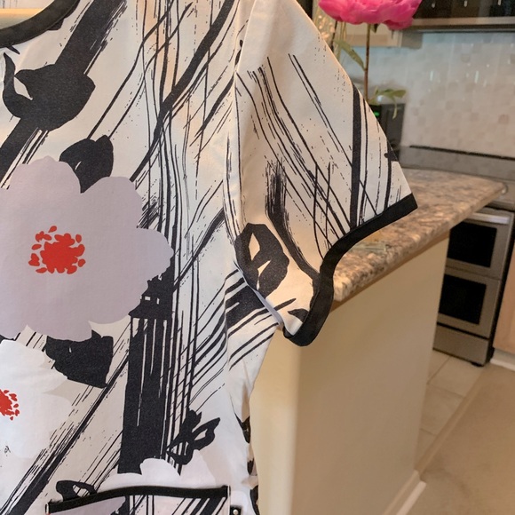 Beautiful and airy Koi nursing top, summery, with poppies - Picture 5 of 7